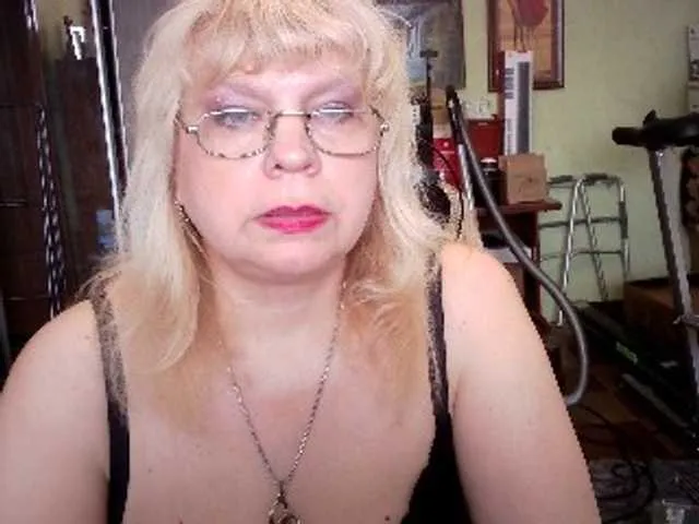 Live sex webcam photo for LOLA88888 #291299920
