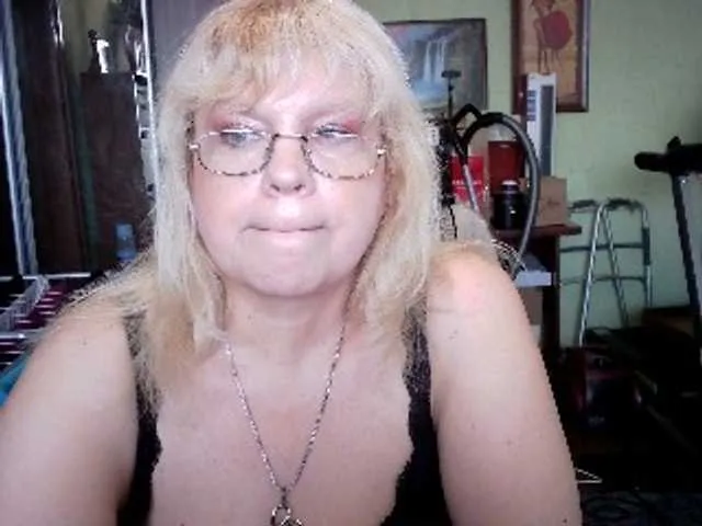 Live sex webcam photo for LOLA88888 #291346287