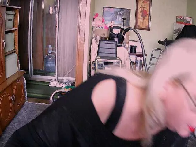 Live sex webcam photo for LOLA88888 #291966923