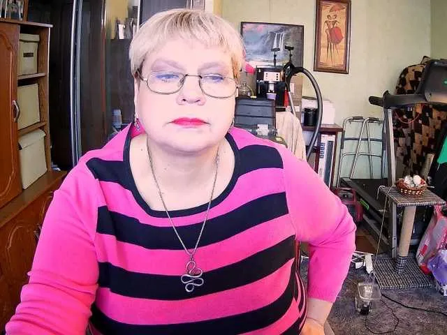 Live sex webcam photo for LOLA88888 #292107868