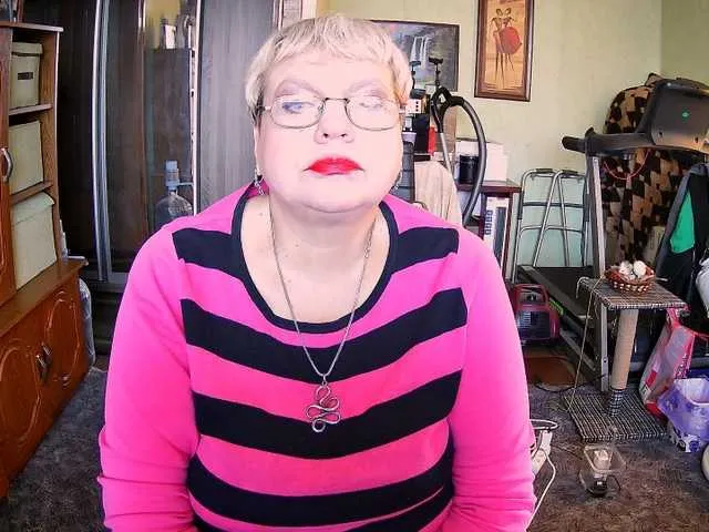 Live sex webcam photo for LOLA88888 #292128512