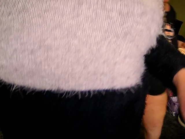 Live sex webcam photo for LOLA88888 #292142994