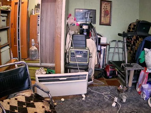 Live sex webcam photo for LOLA88888 #292241938