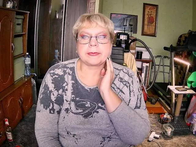 Live sex webcam photo for LOLA88888 #292261569