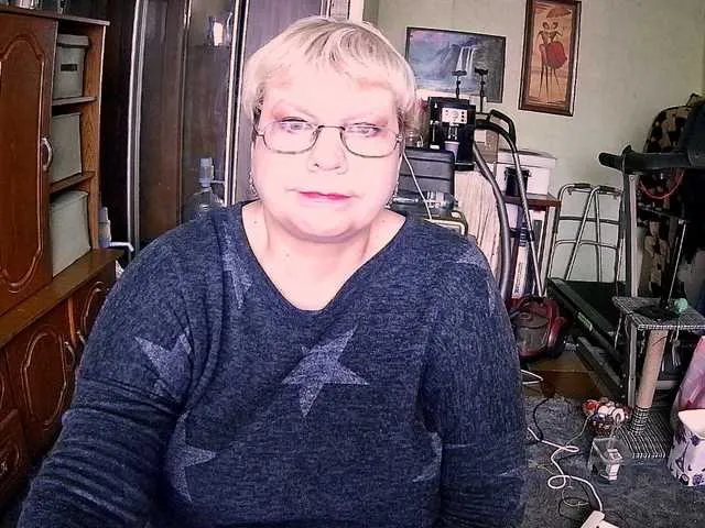 Live sex webcam photo for LOLA88888 #292307607