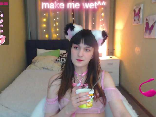 Live sex webcam photo for LOLI-YOUNG #273498356