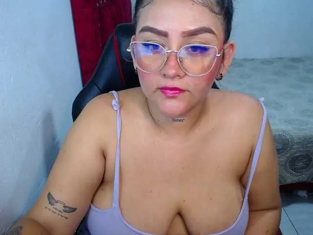 Live sex webcam photo for LOLYTABIGBOOBS #293279809