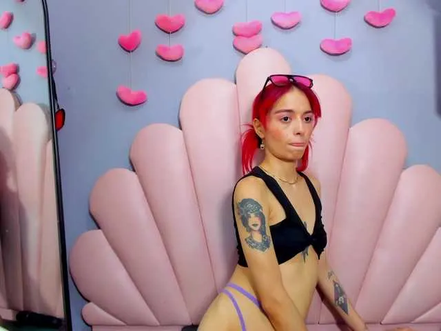 Live sex webcam photo for LUCYMILLER #293191788