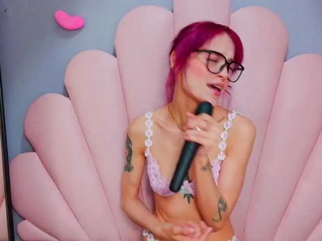 Live sex webcam photo for LUCYMILLER #293852251