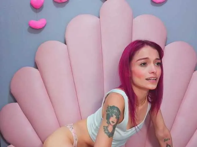 Live sex webcam photo for LUCYMILLER #294077283