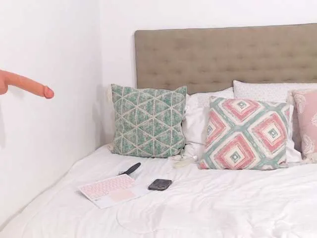 Live sex webcam photo for LUNAASENSUAL1 #276998756