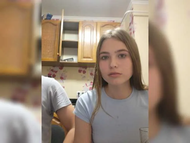 Live sex webcam photo for LUNACOMM #276714542