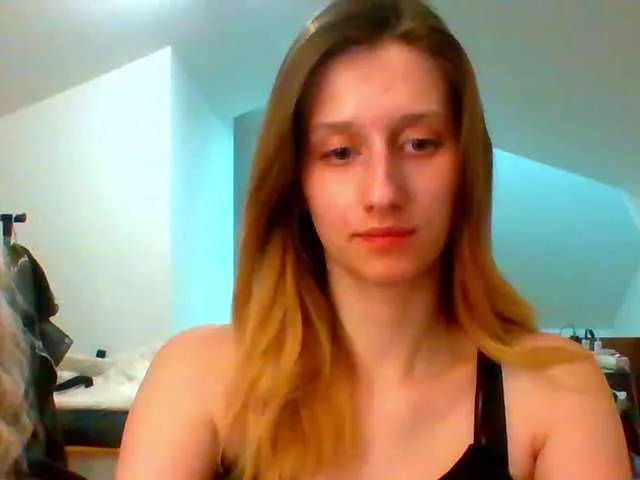 Live sex webcam photo for LUNAdream #290793994