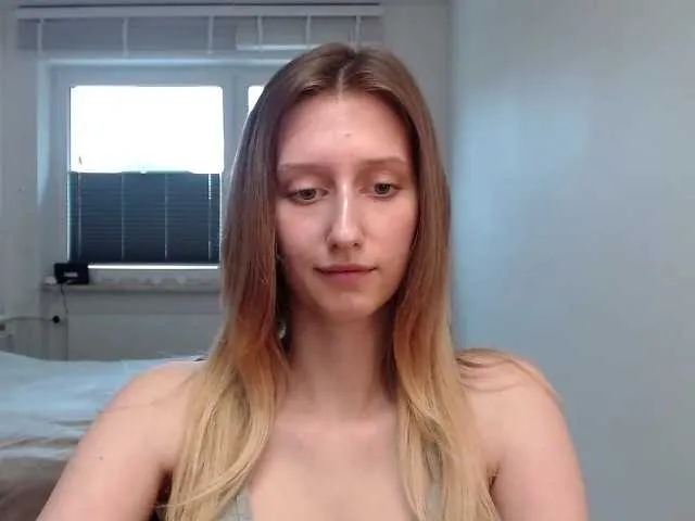 Live sex webcam photo for LUNAdream #291332126