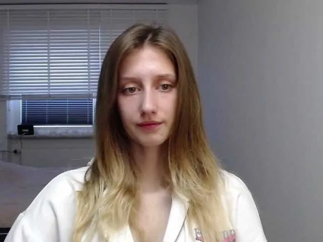 Live sex webcam photo for LUNAdream #291776092
