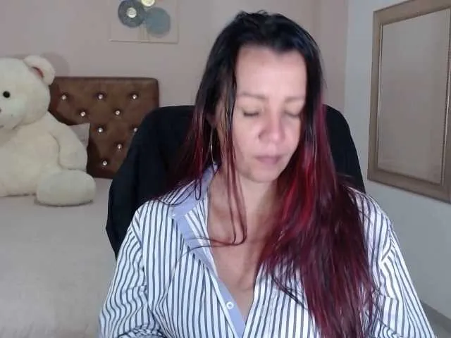 Live sex webcam photo for LaBeBahotx #272453989