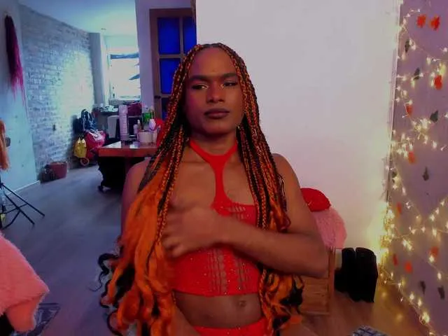 Live sex webcam photo for LaGoldie #291044927