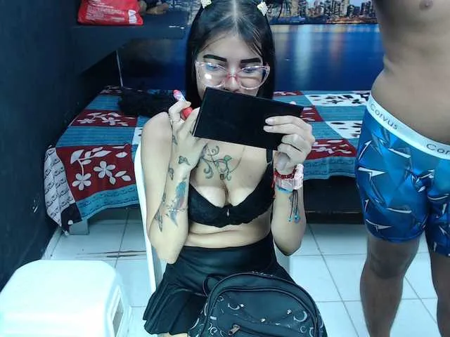 Live sex webcam photo for LaNenaGanBang #275610461