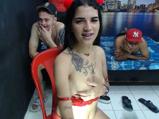 Live sex webcam photo for LaNenaGanBang #275954472