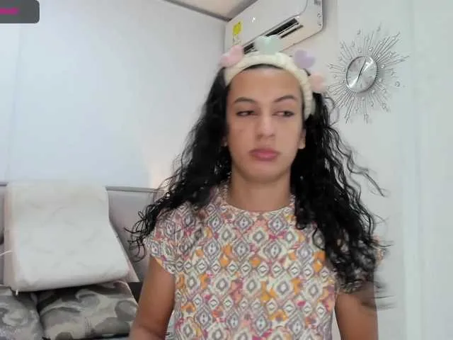 Live sex webcam photo for Lacolorina #273394344