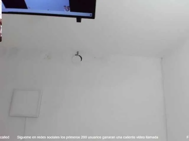Live sex webcam photo for Lacolorina #274120945