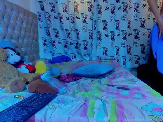 Live sex webcam photo for Laddy-D #273662209