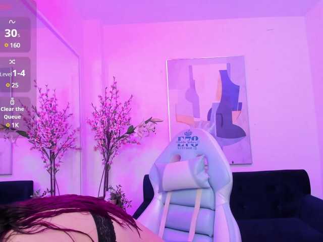 Live sex webcam photo for Laddy-boobs #290346457