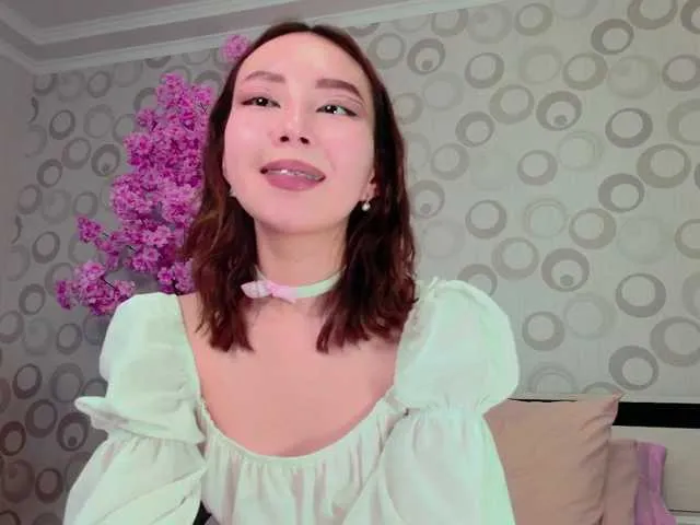 Live sex webcam photo for LaddyLuckk #276780423
