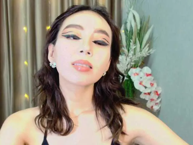 Live sex webcam photo for LaddyLuckk #277447754