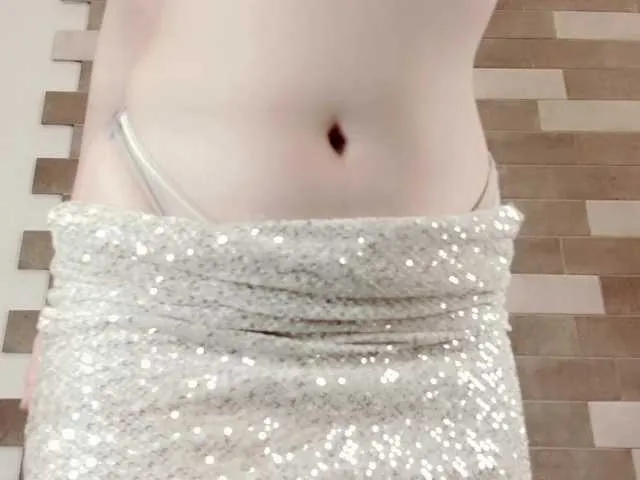 Live sex webcam photo for LaddyLuckk #278106692