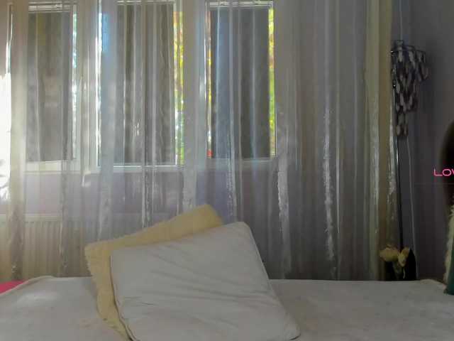 Live sex webcam photo for Lady-A #292060400