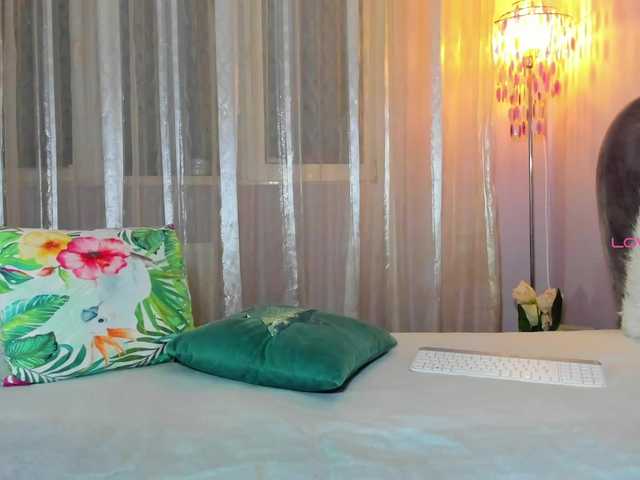 Live sex webcam photo for Lady-A #292116513