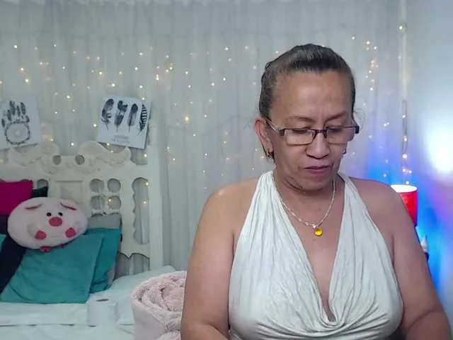 Live sex webcam photo for Lady-Diana #272430280