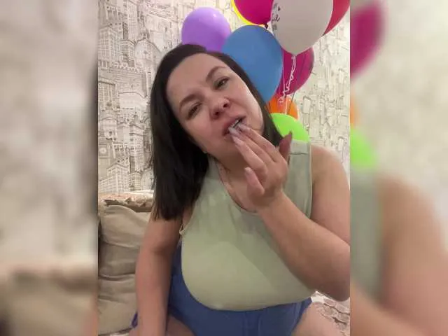 Live sex webcam photo for Lady-L #290898392