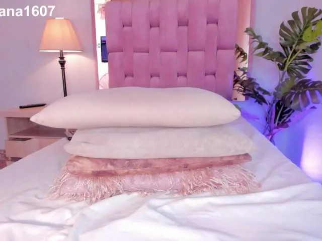 Live sex webcam photo for Lady-Voluptuous #291154088