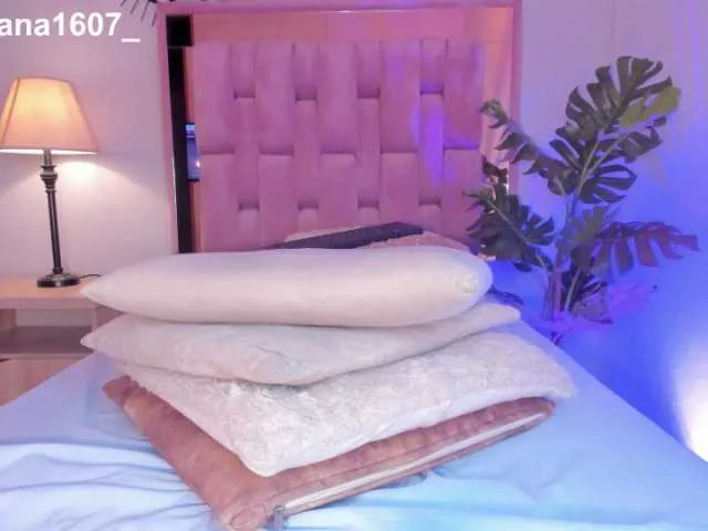 Live sex webcam photo for Lady-Voluptuous #291470065