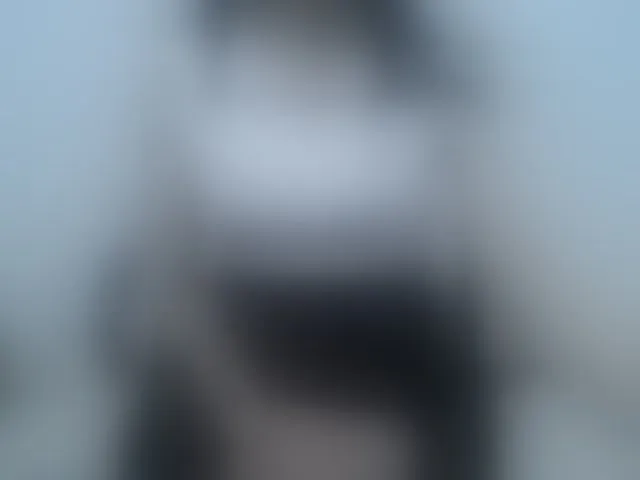 Live sex webcam photo for Lady-Young #293781928