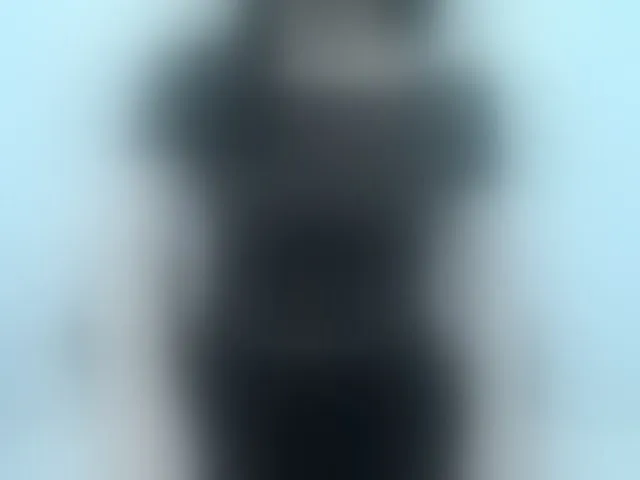 Live sex webcam photo for Lady-Young #293787191