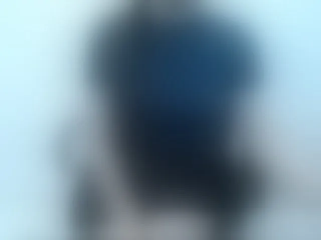 Live sex webcam photo for Lady-Young #293892813