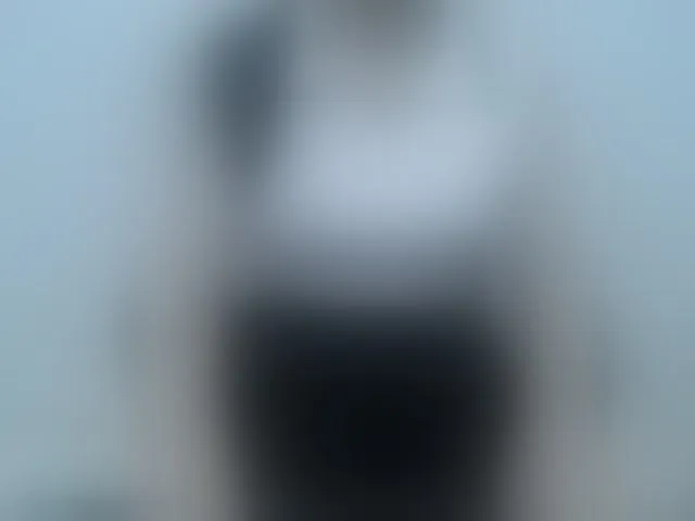 Live sex webcam photo for Lady-Young #293937539