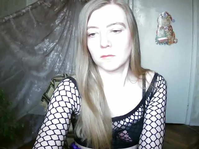 Live sex webcam photo for Lady-blonde #272968556