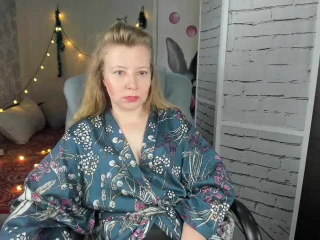 Live sex webcam photo for Lady-blonde #290268406