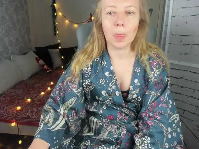 Live sex webcam photo for Lady-blonde #290282262