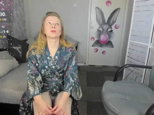 Live sex webcam photo for Lady-blonde #290329027