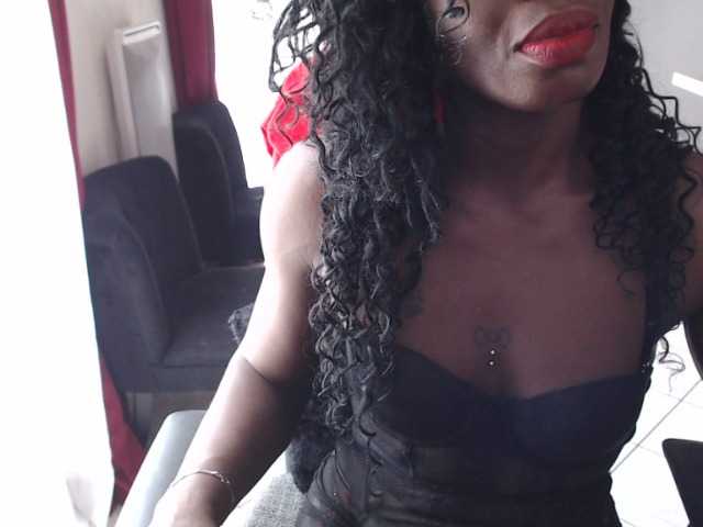 Live sex webcam photo for Lady-iyana- #273764144