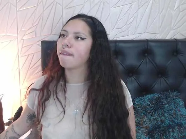 Live sex webcam photo for Lady-rivers #275618478