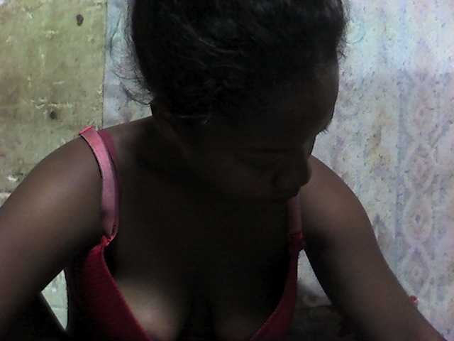 Live sex webcam photo for LadyBozz #271932707