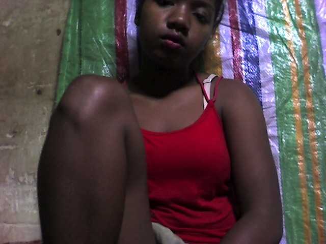 Live sex webcam photo for LadyBozz #272294575