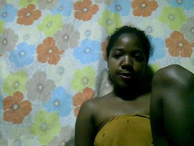 Live sex webcam photo for LadyBozz #272577915