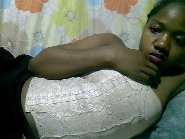 Live sex webcam photo for LadyBozz #272625913